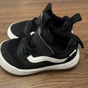 Vans Kids Toddler Ultrarange Rapidweld V Black/True White Shoes